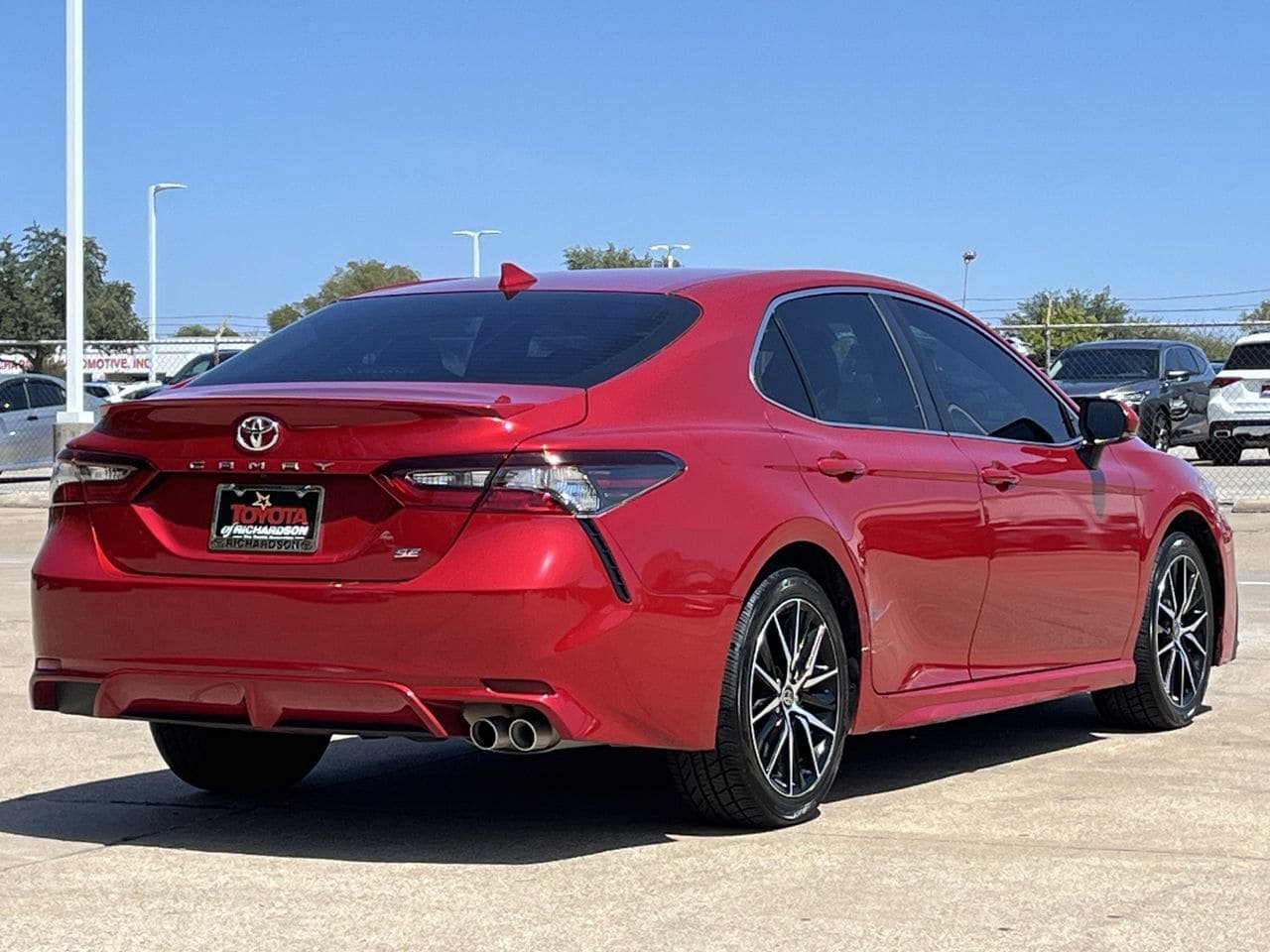 Used 2024 Toyota Camry SE FWD image 4