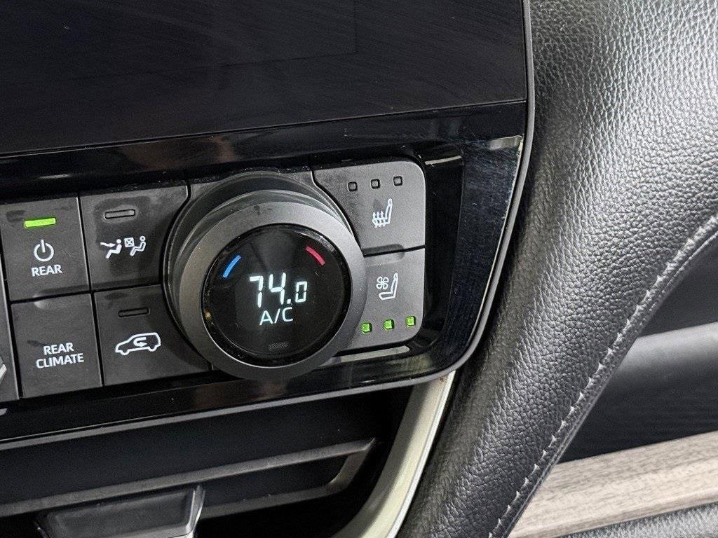 Used 2024 Toyota Grand Highlander Limited image 31