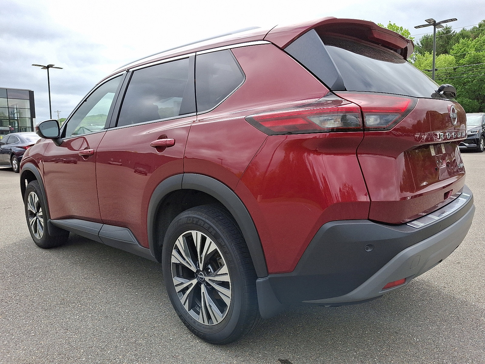 Used 2022 Nissan Rogue SV w/ SV Premium Package image 4