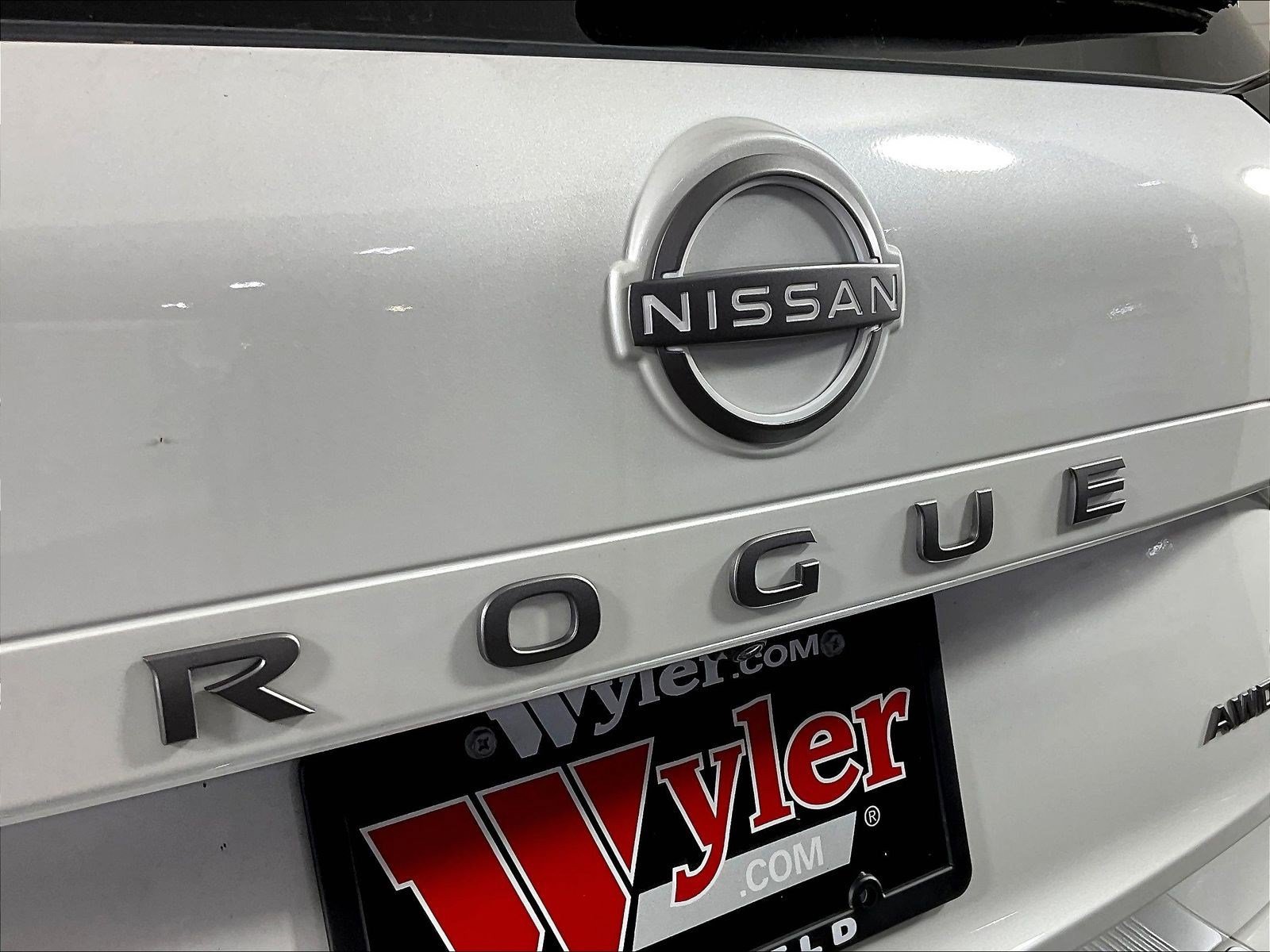 New 2026 Nissan Rogue SV w/ Cold Weather Package AWD/4WD image 13