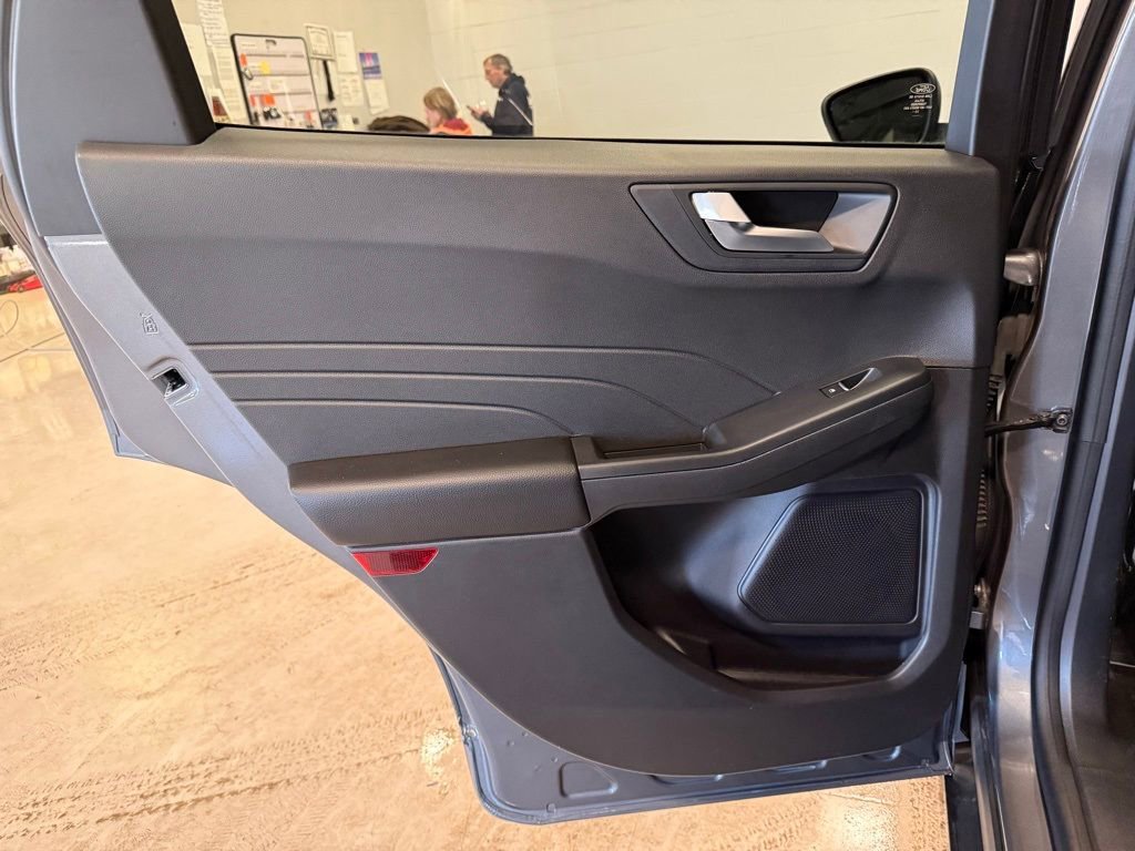 Used 2024 Ford Escape ST-Line AWD/4WD image 16