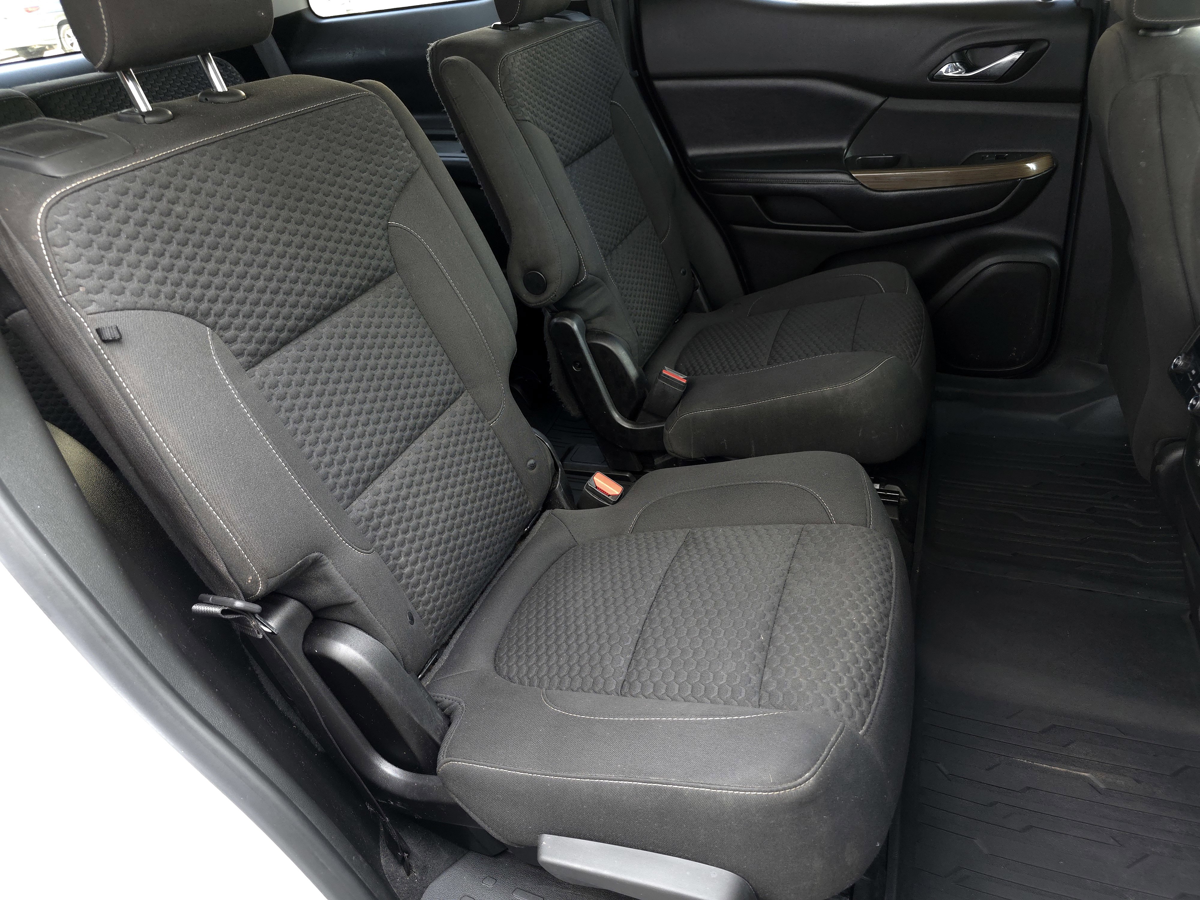 Used 2019 GMC Acadia SLE image 37