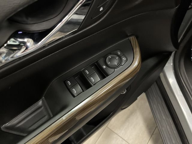 Used 2023 GMC Acadia SLE image 28