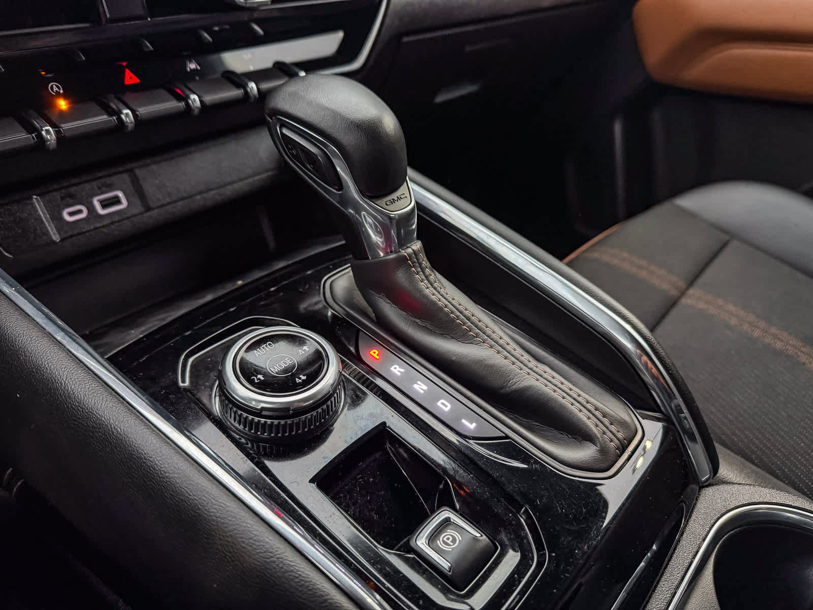 Used 2023 GMC Canyon AT4 image 18