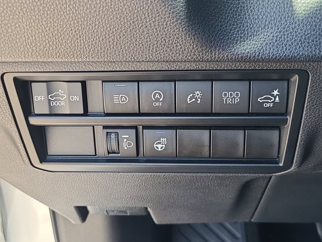 Used 2023 Toyota Tundra SR5 w/ SR5 Premium Package RWD image 18