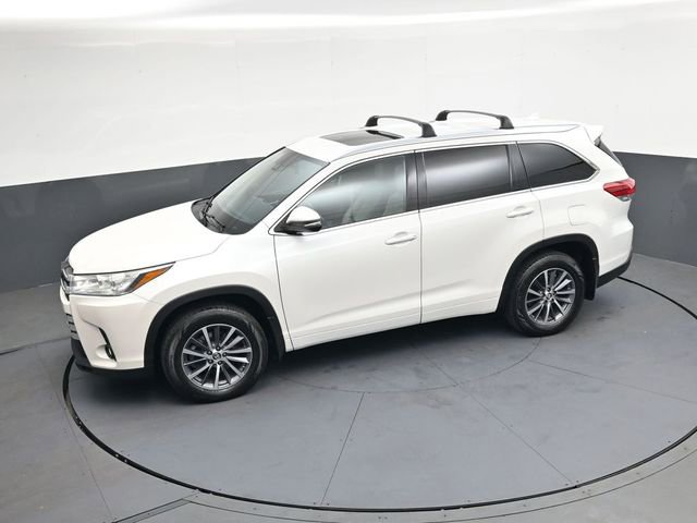 Used 2018 Toyota Highlander XLE AWD/4WD image 27