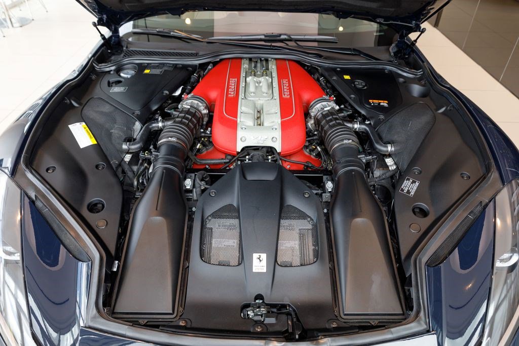 Used 2022 Ferrari 812 GTS RWD image 23