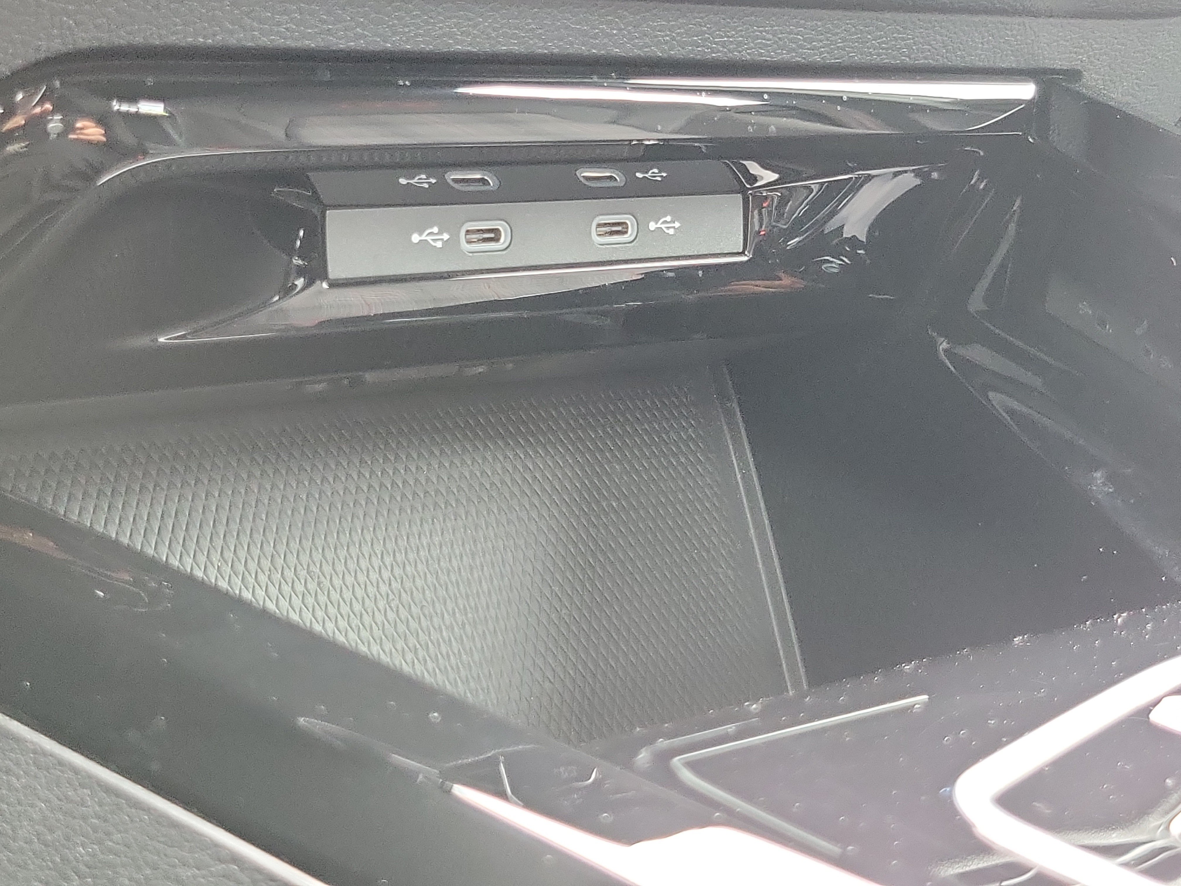 Certified 2023 Volkswagen GTI SE FWD image 27