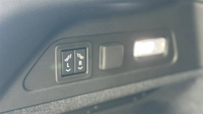 Used 2024 Acura ZDX A-Spec image 26
