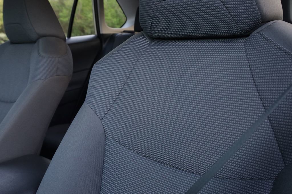 Used 2025 Toyota RAV4 LE image 19