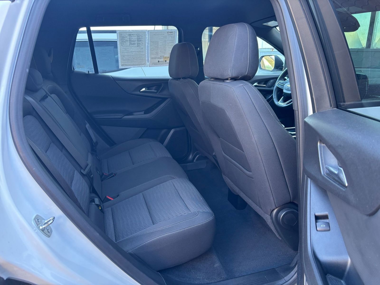 Used 2025 Chevrolet Equinox LT AWD/4WD image 27