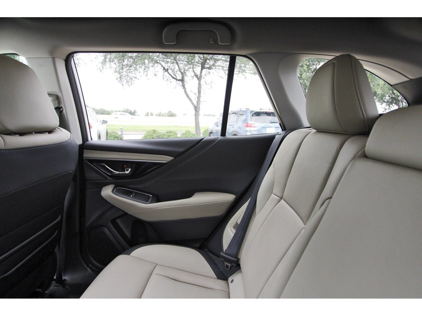 Used 2024 Subaru Outback Limited AWD/4WD image 11