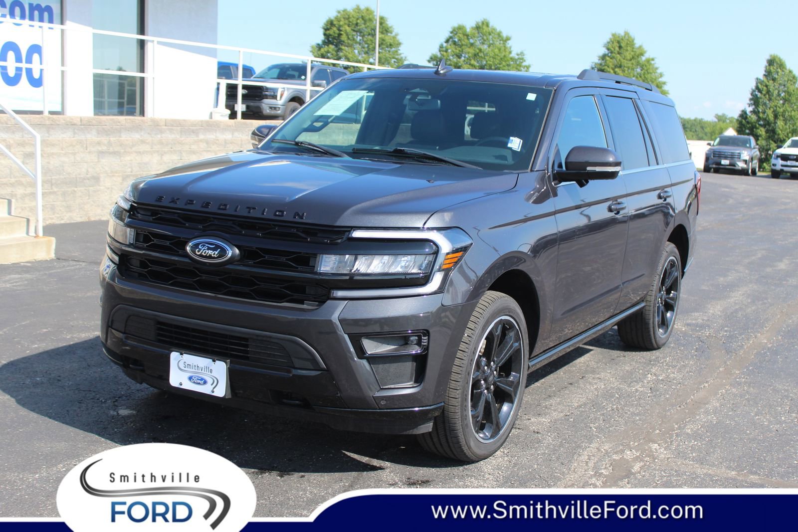 Used 2023 Ford Expedition Limited AWD/4WD image 1