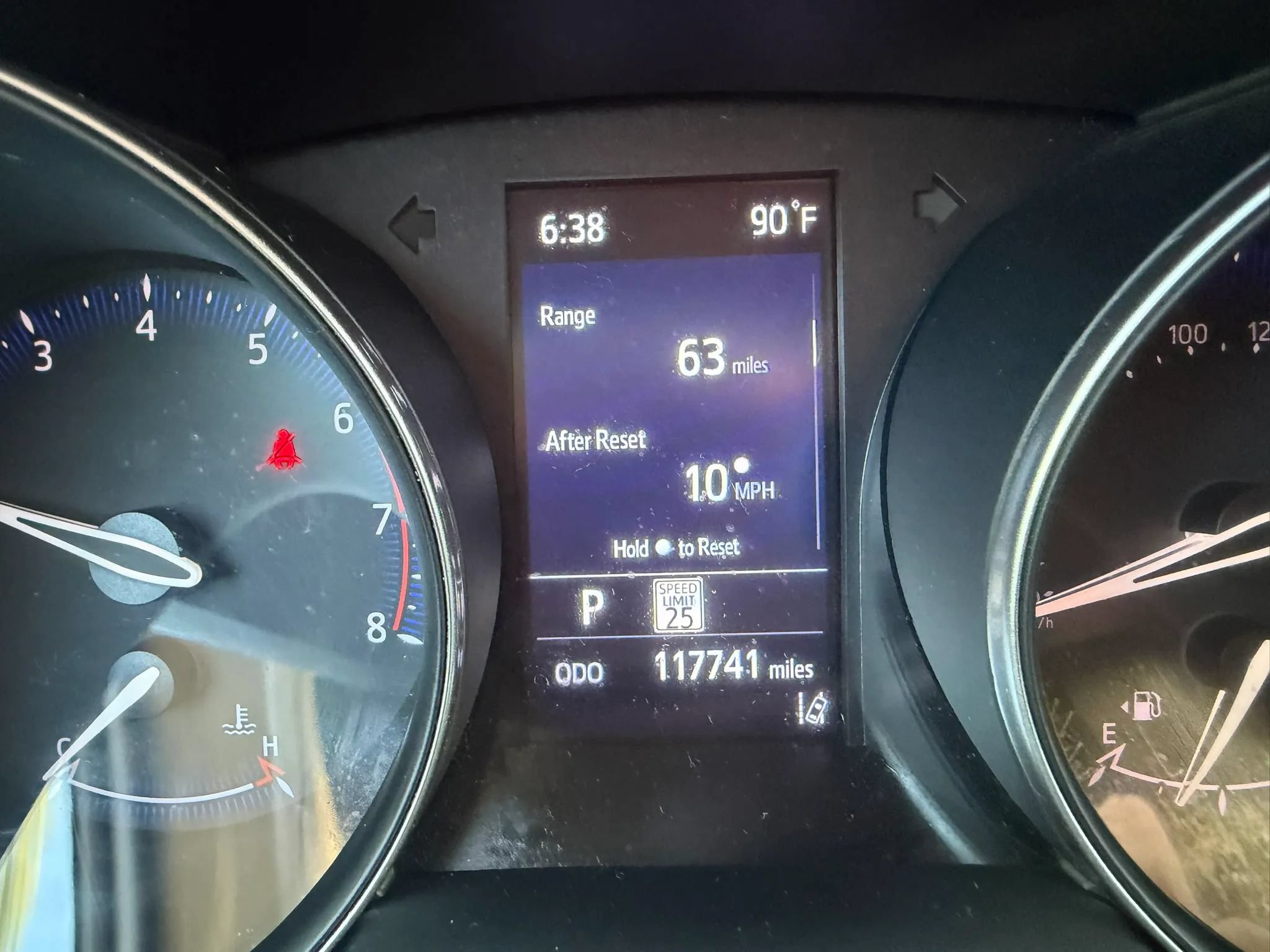 Used 2022 Toyota C-HR XLE FWD image 11