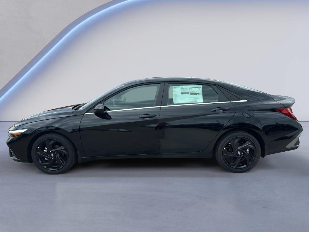 New 2026 Hyundai Elantra SEL Sport Premium FWD image 4