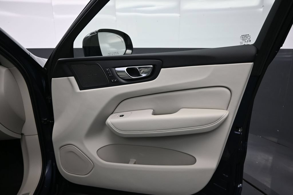 New 2026 Volvo XC60 B5 Ultra w/ Climate Package AWD/4WD image 21