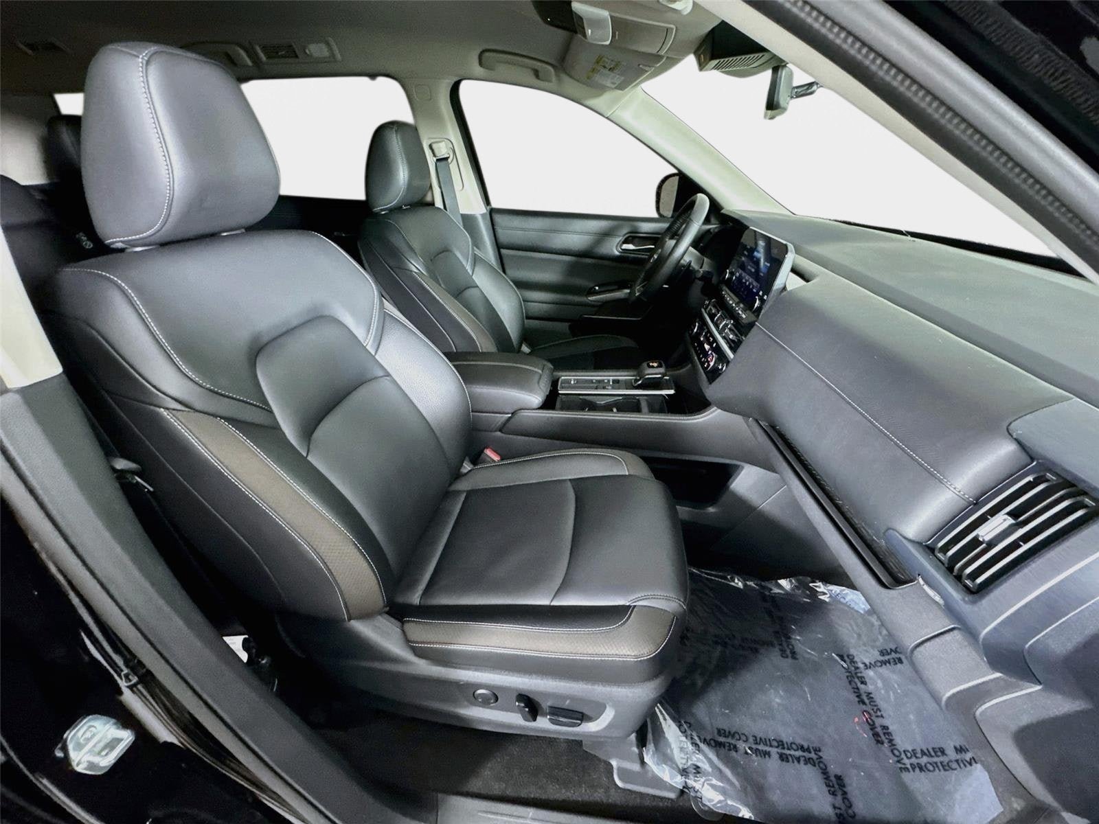 Used 2024 Nissan Pathfinder SL FWD image 28