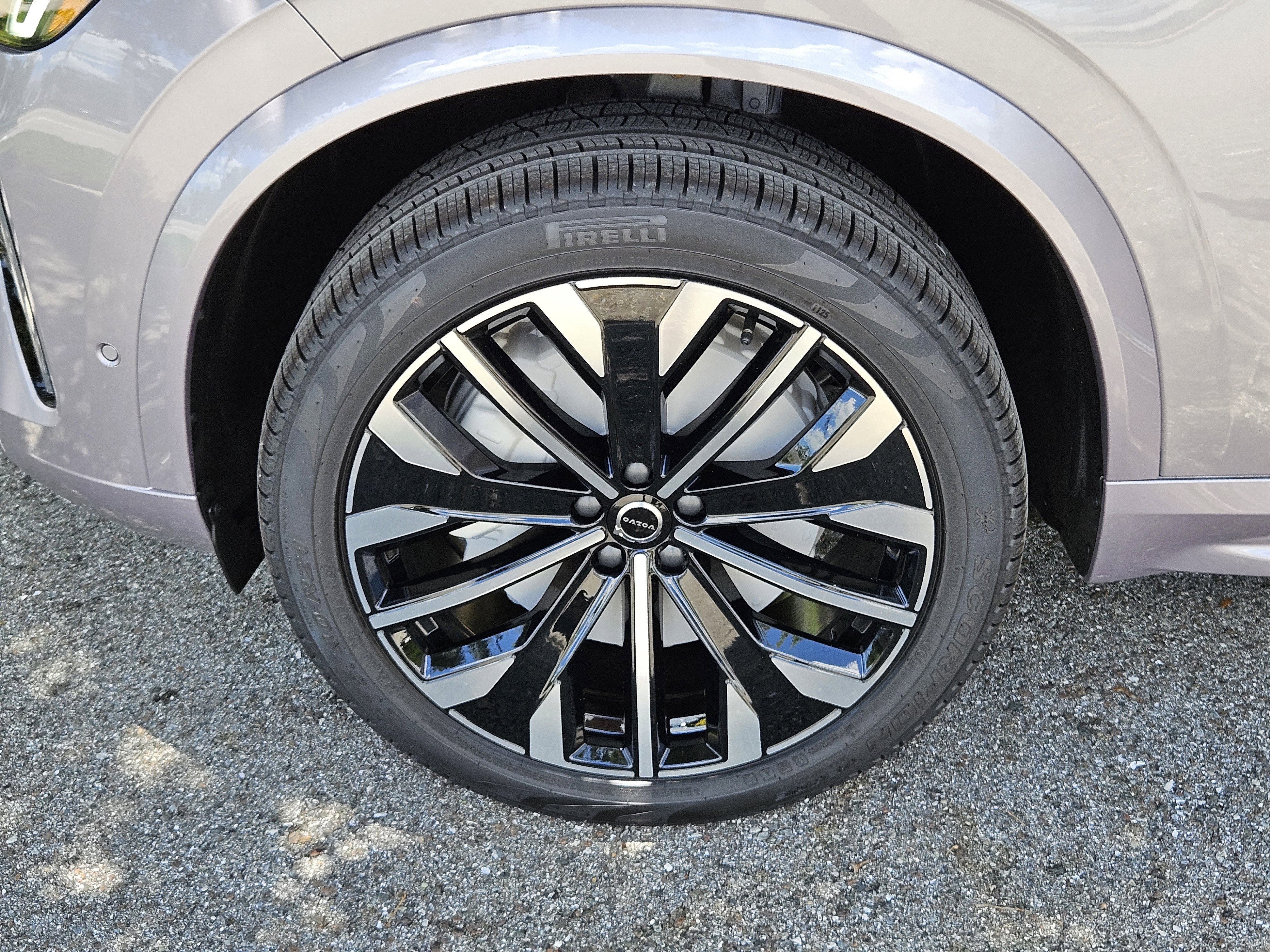 New 2026 Volvo XC90 B5 Plus image 37