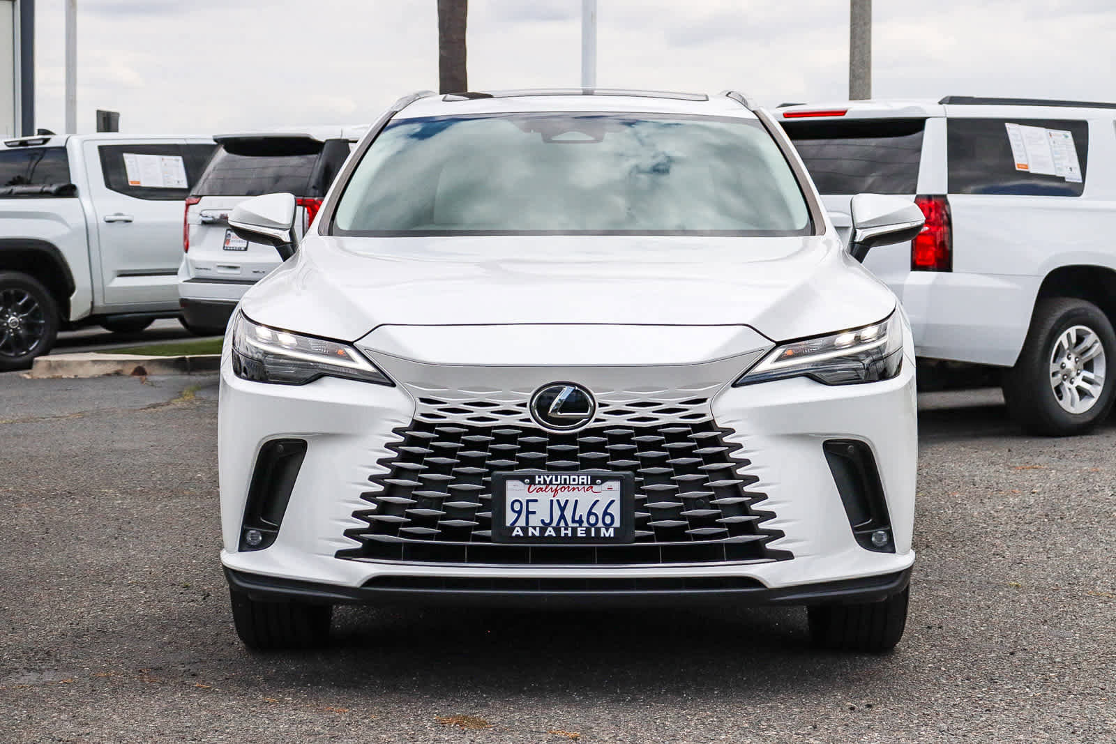 Used 2023 Lexus RX 350 FWD w/ Cold Area Package image 2
