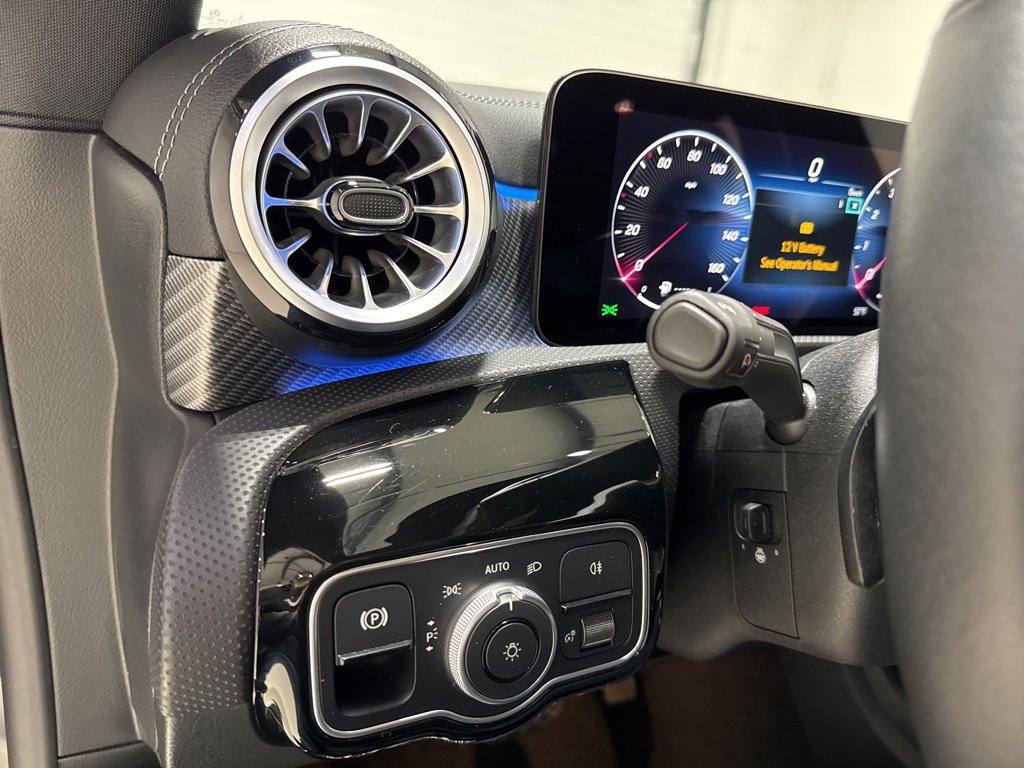 Used 2025 Mercedes-Benz CLA 250 4MATIC w/ Exclusive Package image 15