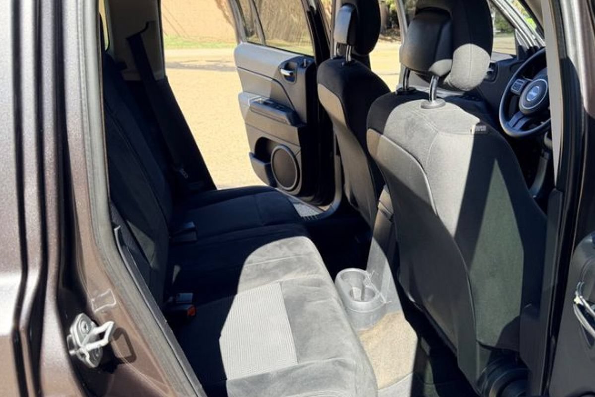 Used 2015 Jeep Patriot Sport AWD/4WD image 18