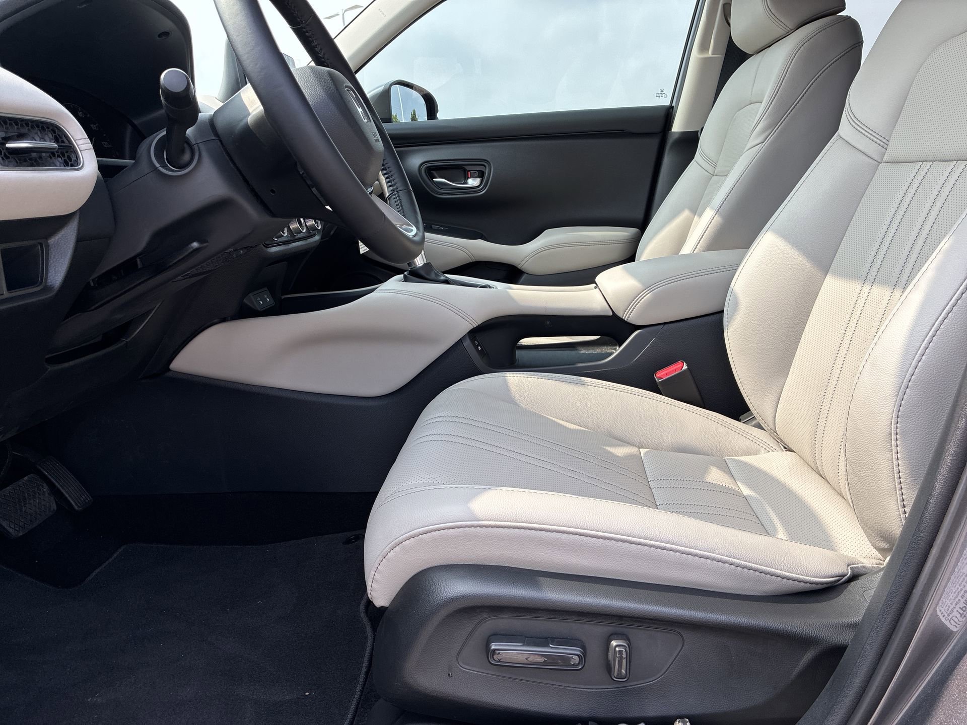 Certified 2026 Honda HR-V EX-L image 18