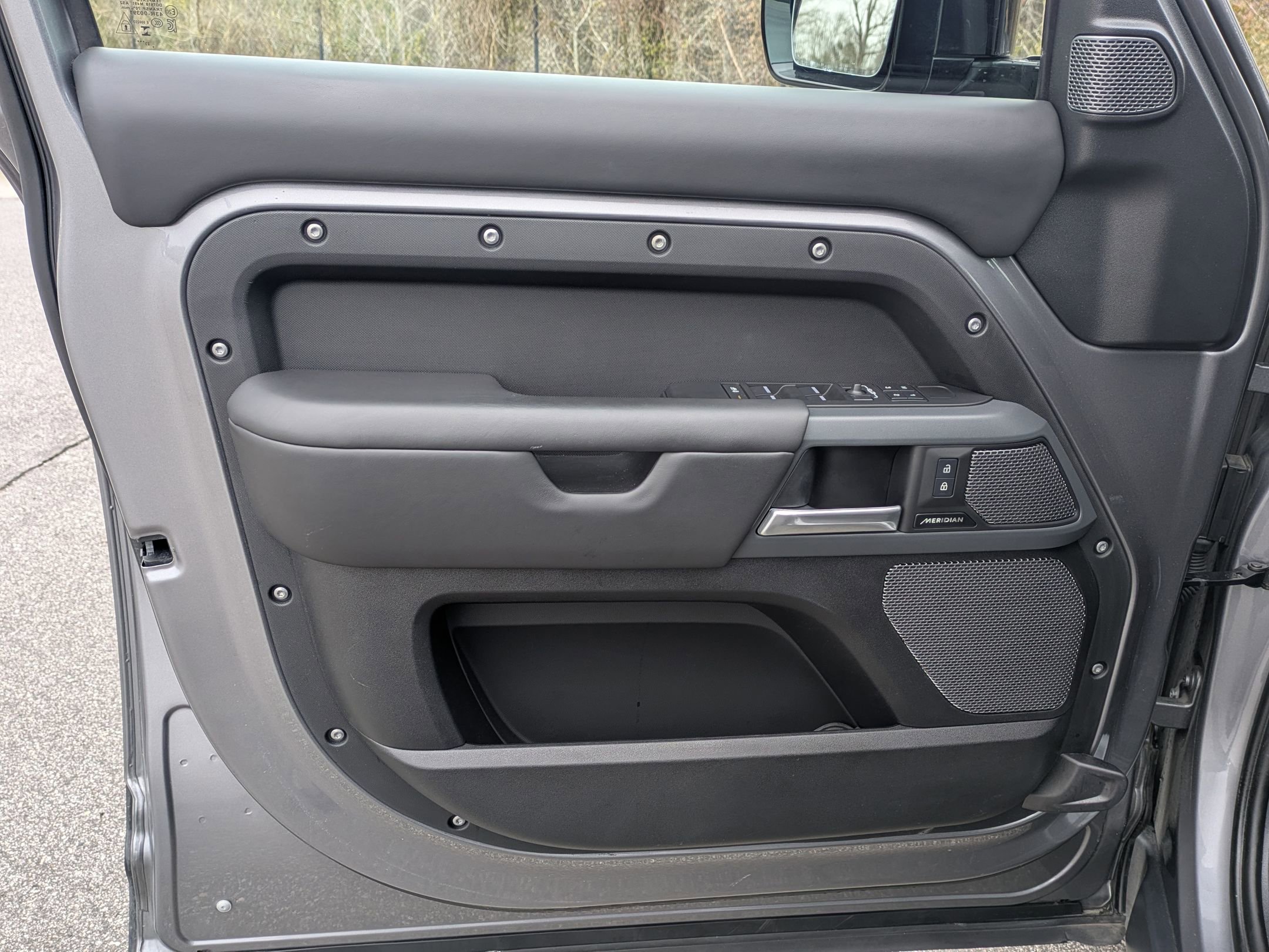 Certified 2024 Land Rover Defender 110 X-Dynamic SE image 21