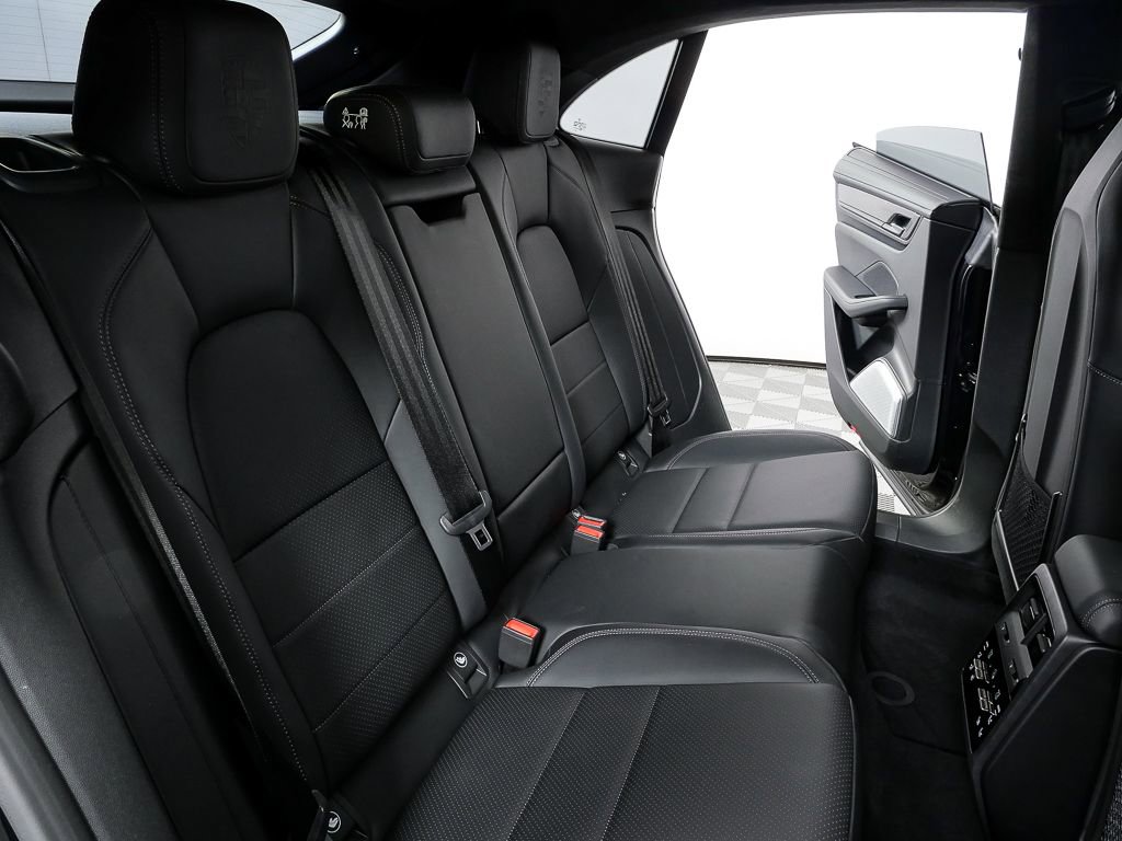 New 2026 Porsche Macan Turbo Electric image 24