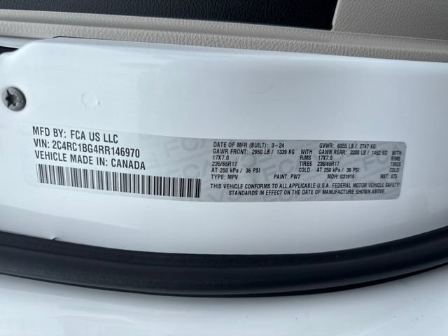 Used 2024 Chrysler Pacifica Touring-L FWD image 34