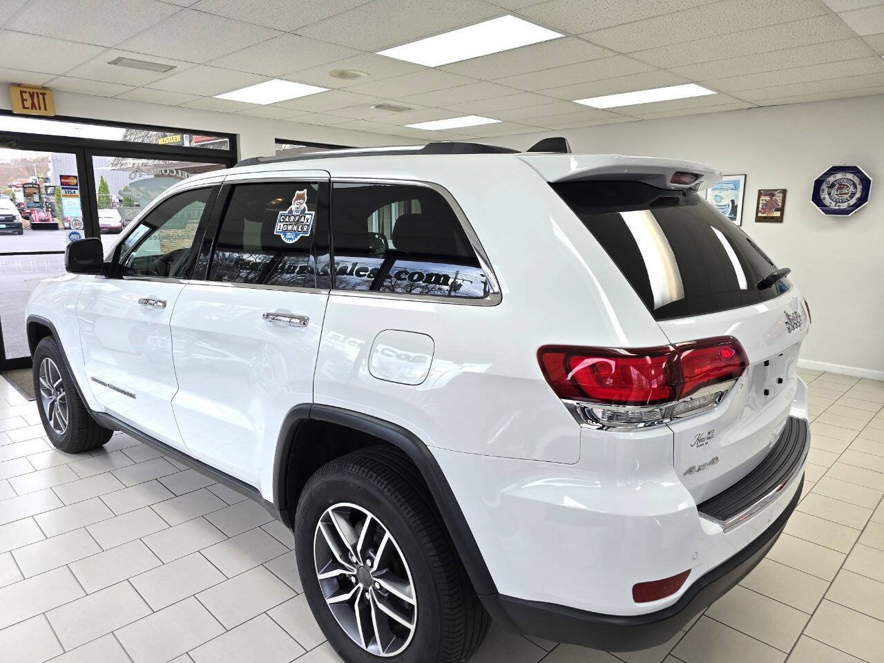 Used 2021 Jeep Grand Cherokee Limited w/ Premium Lighting Group AWD/4WD image 4