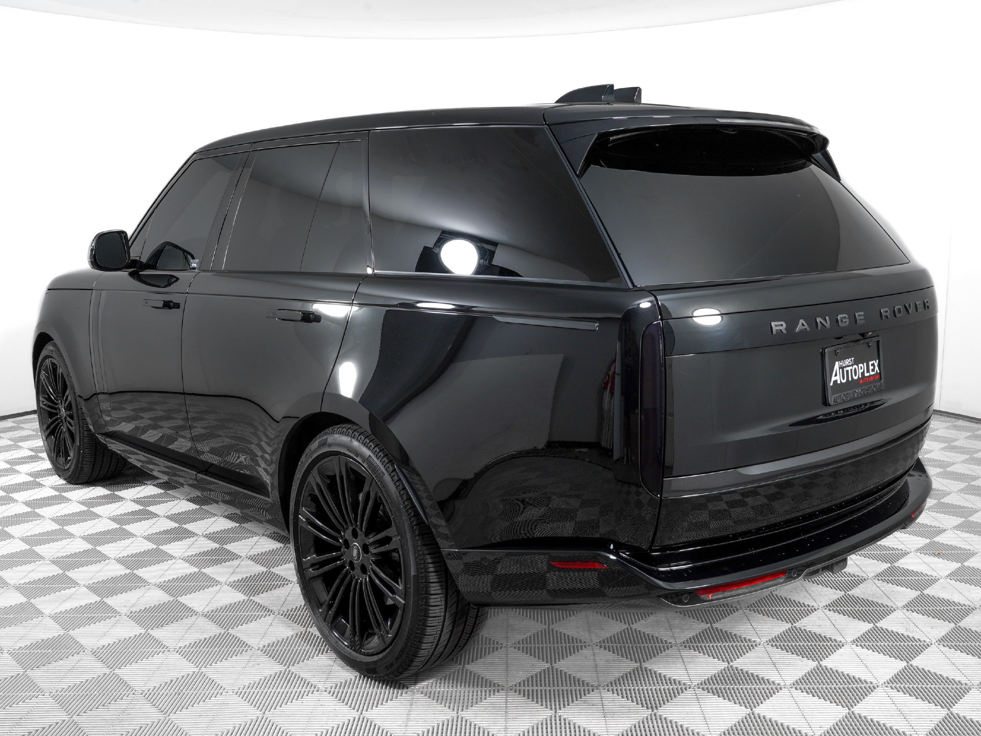Used 2025 Land Rover Range Rover SE AWD/4WD image 7