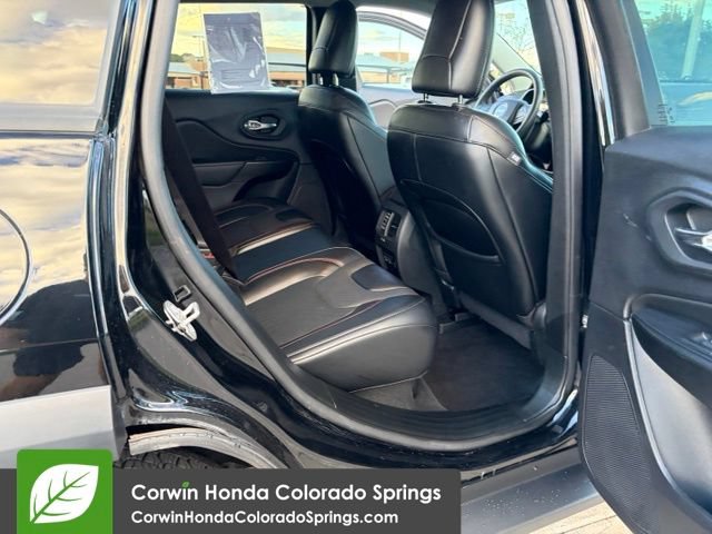 Used 2022 Jeep Cherokee Trailhawk w/ Sound & Nav Group AWD/4WD image 18
