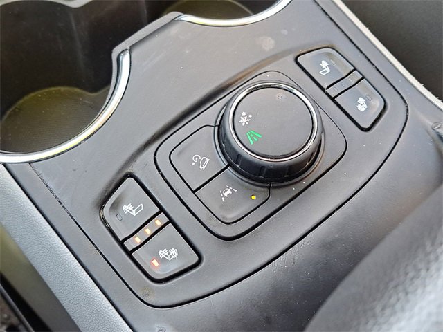 Used 2023 GMC Terrain SLT image 18