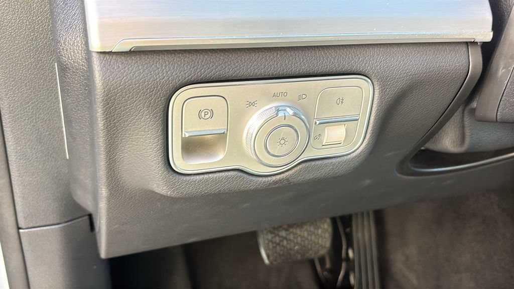 Used 2025 Mercedes-Benz GLS 450 4MATIC image 13