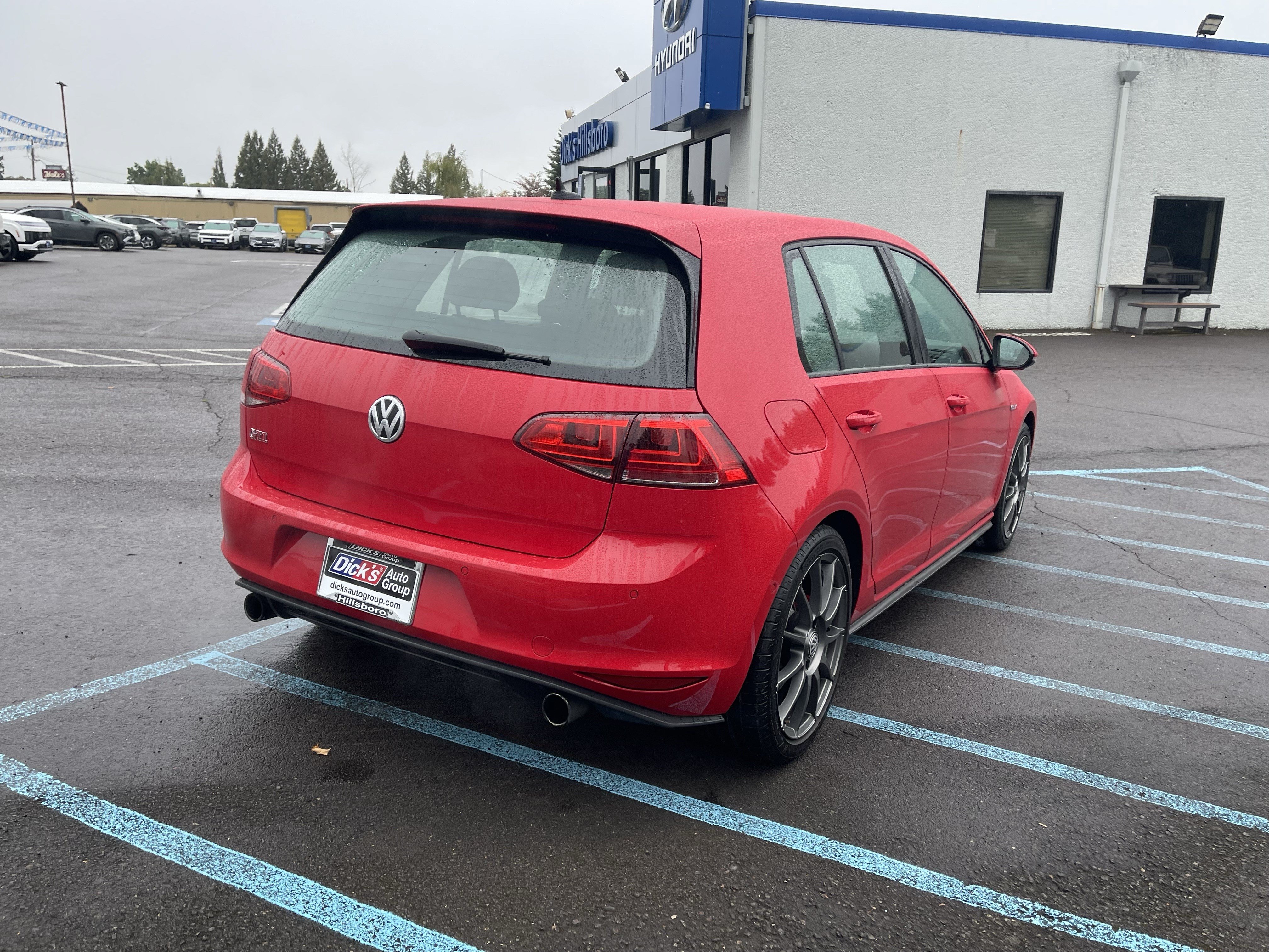 Used 2016 Volkswagen GTI SE w/ Driver Assistance Package FWD image 5