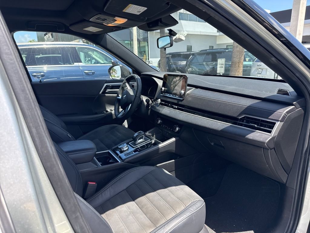 Used 2022 Mitsubishi Outlander SE image 21