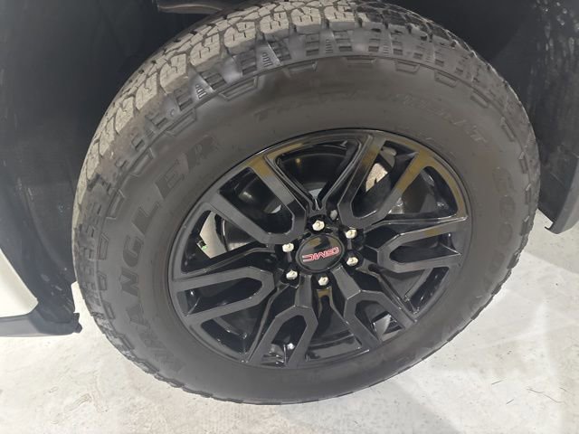 Used 2026 GMC Sierra 1500 Elevation image 40