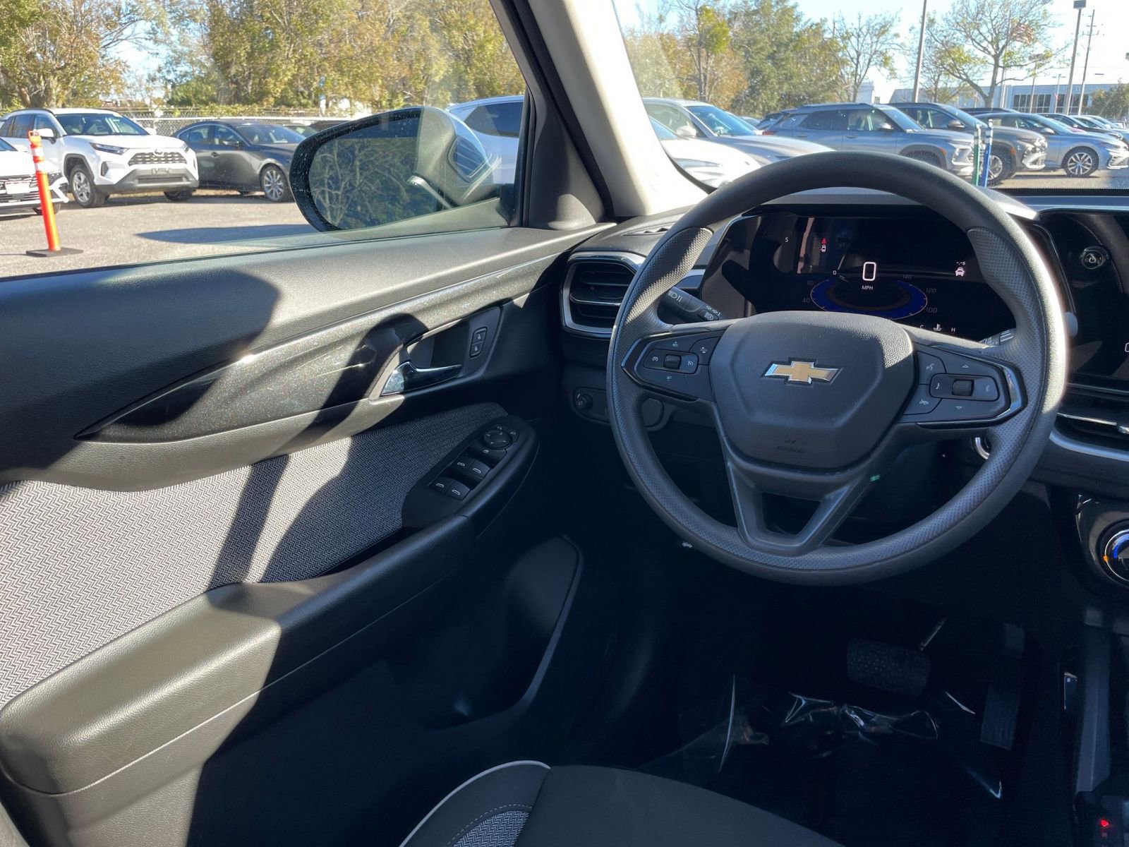 Used 2025 Chevrolet TrailBlazer LT image 32