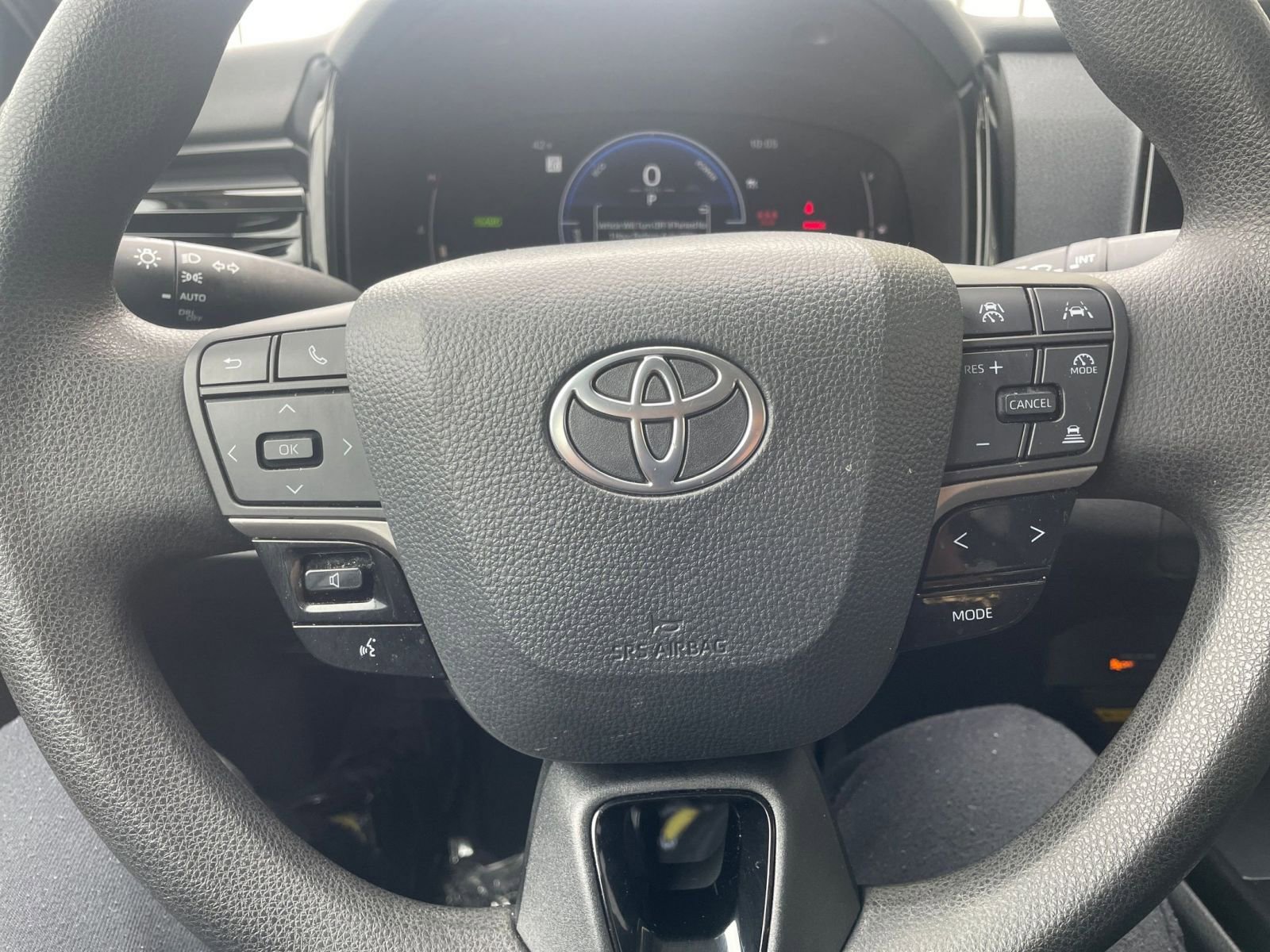 Used 2025 Toyota Camry LE image 27