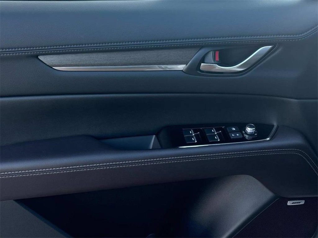 New 2025 MAZDA CX-5 Signature AWD/4WD image 8