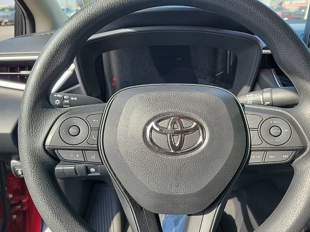 Used 2022 Toyota Corolla LE image 9