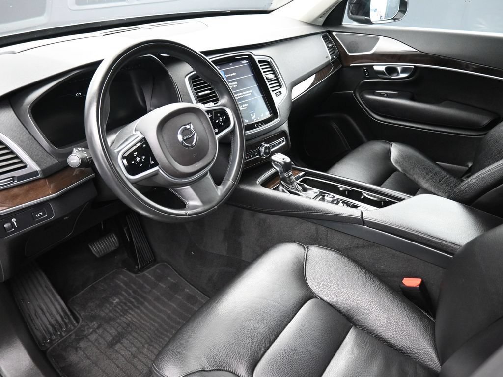 Used 2019 Volvo XC90 T6 Momentum w/ Protection Package Premier AWD/4WD image 11