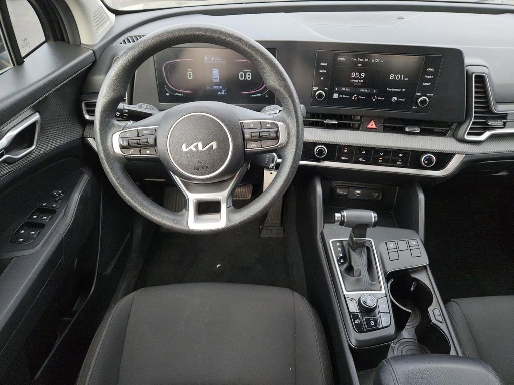 Used 2023 Kia Sportage LX image 11