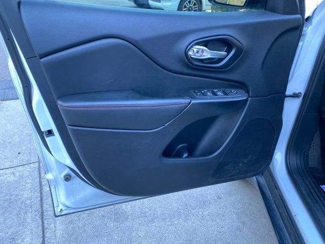 Used 2022 Jeep Cherokee Trailhawk w/ Technology Group B image 22