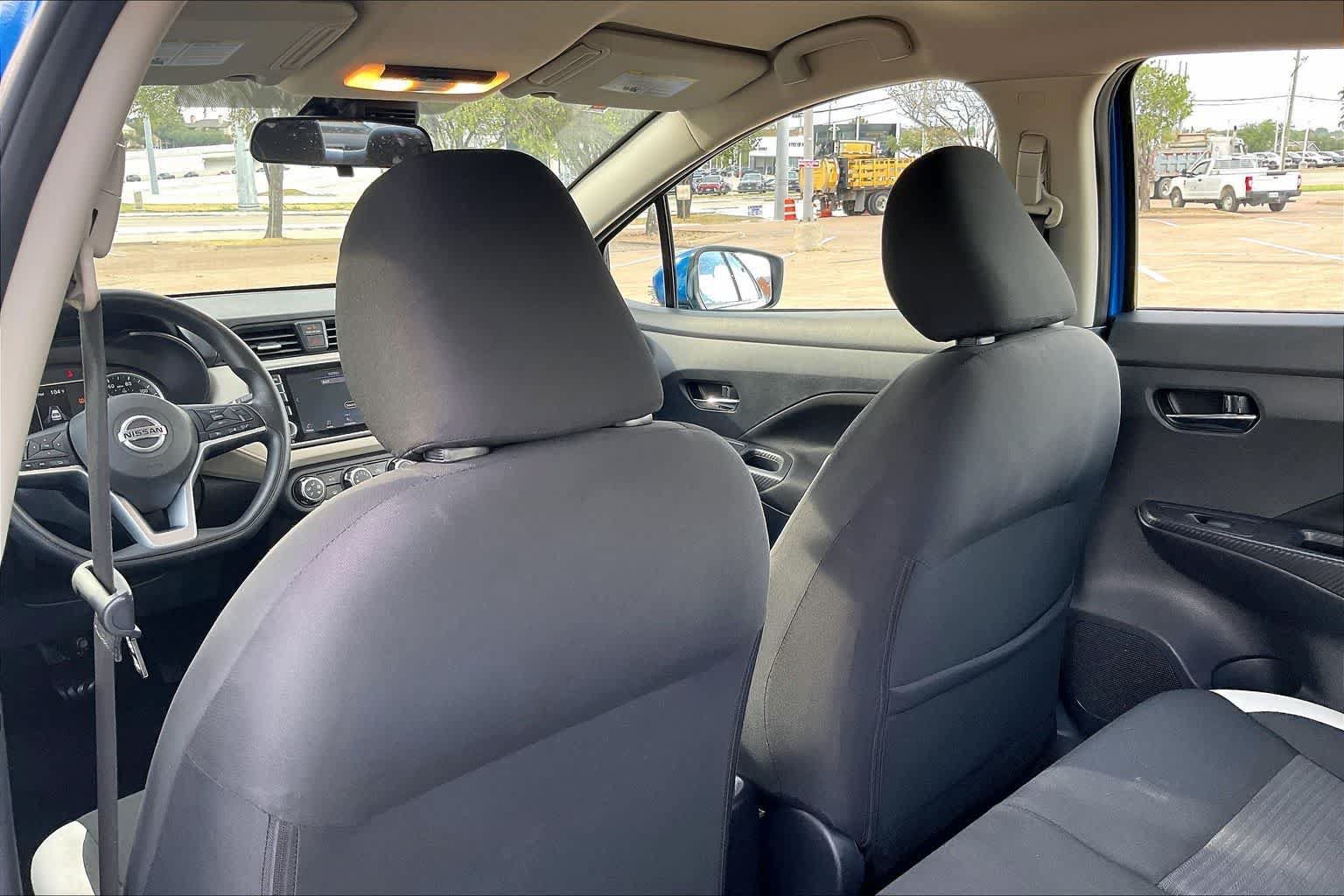 Used 2022 Nissan Versa SV FWD image 11