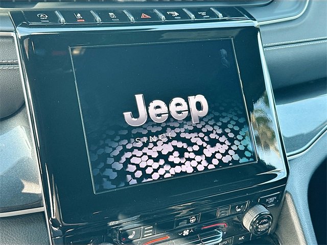 Used 2023 Jeep Grand Cherokee Altitude image 14