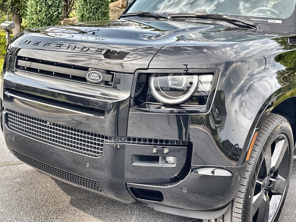 New 2026 Land Rover Defender 110 X-Dynamic SE AWD/4WD image 9