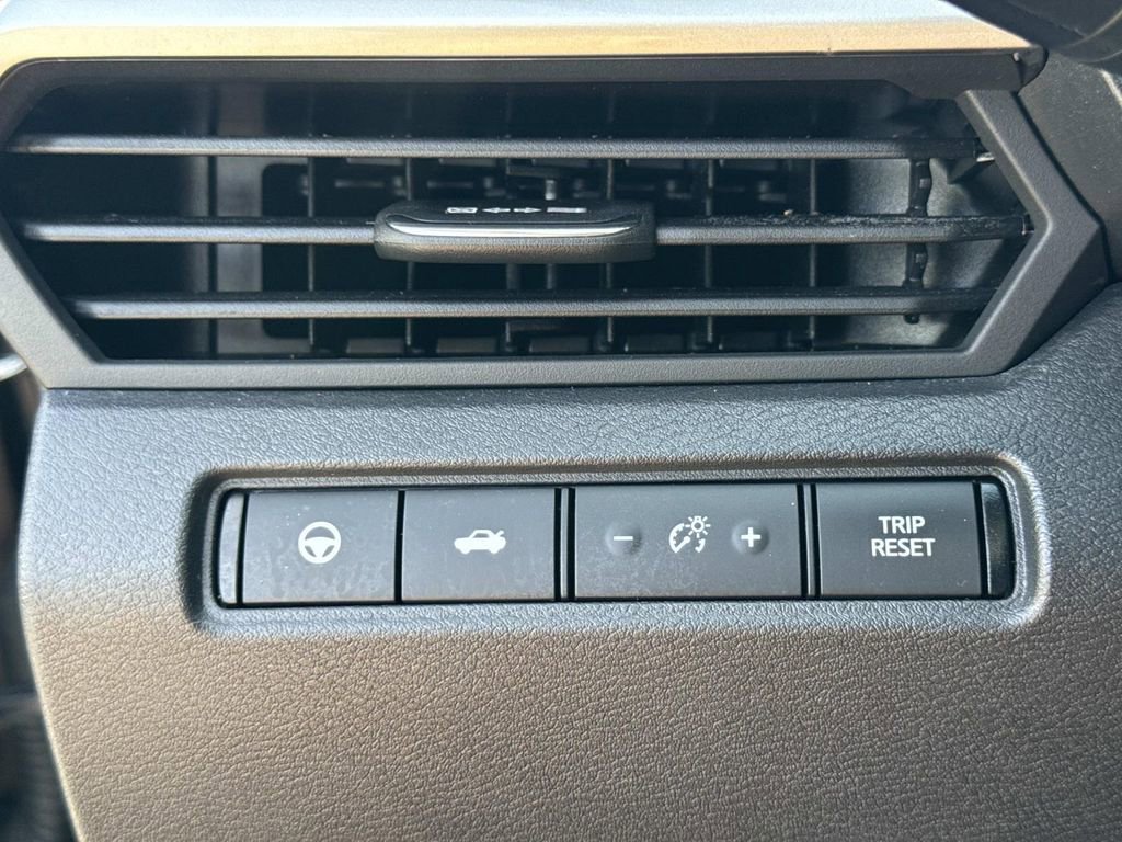 Certified 2023 Nissan Altima 2.0 SR FWD image 31