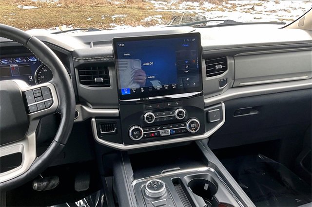 Used 2024 Ford Expedition Max XLT image 6