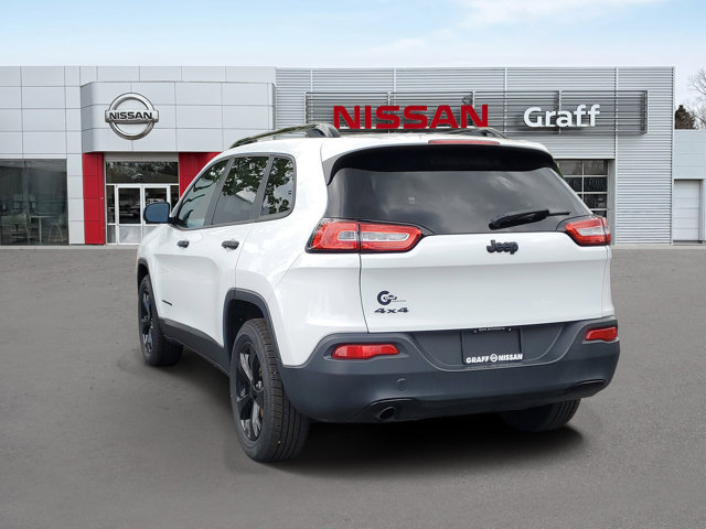 Used 2017 Jeep Cherokee Sport w/ Cold Weather Group AWD/4WD image 4